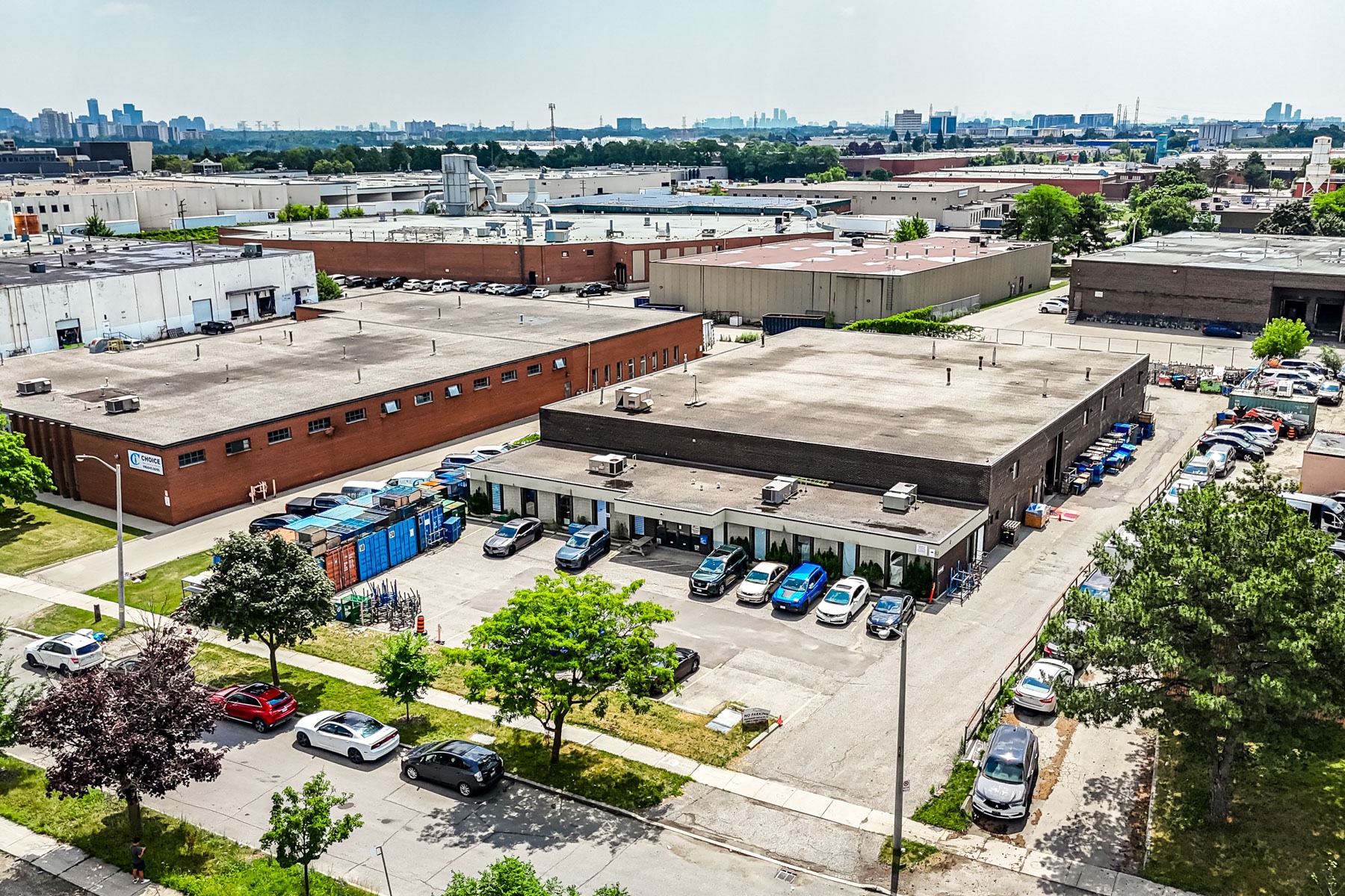 185 Limestone Cres, Toronto, ON for lease Building Photo- Image 1 of 4