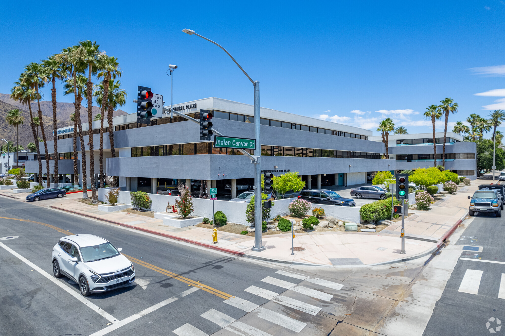 1100 N Palm Canyon Dr, Palm Springs, CA for lease Building Photo- Image 1 of 15