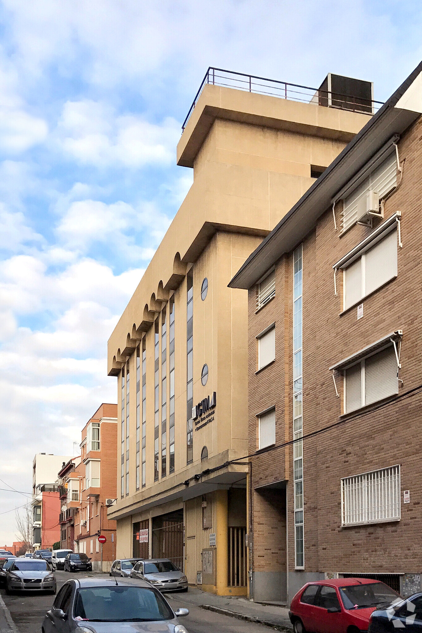 Office in Madrid, MAD for sale Primary Photo- Image 1 of 3