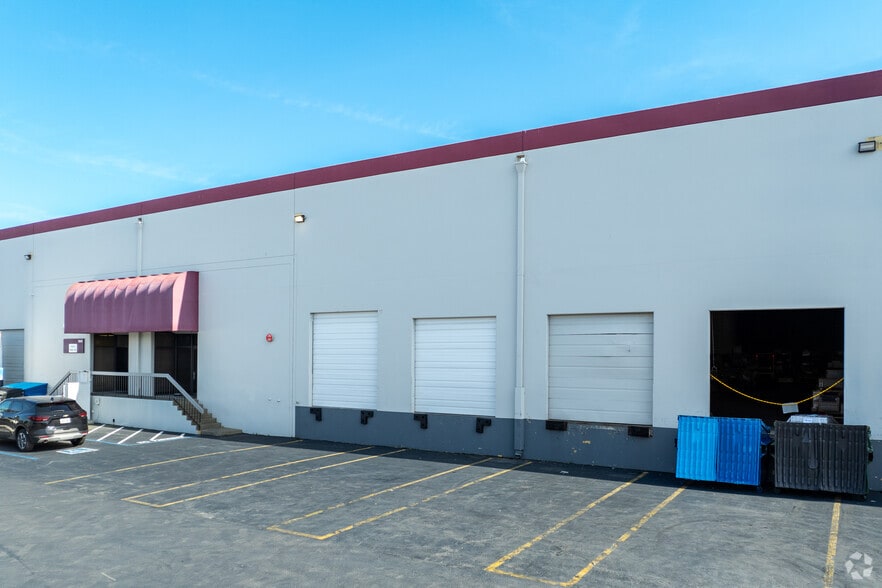 1942-1958 Sabre St, Hayward, CA for lease - Building Photo - Image 3 of 9
