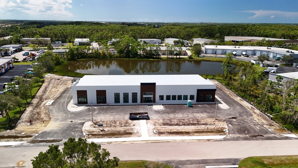 10090 Amberwood Rd, Fort Myers, FL for sale - Construction Photo - Image 1 of 1