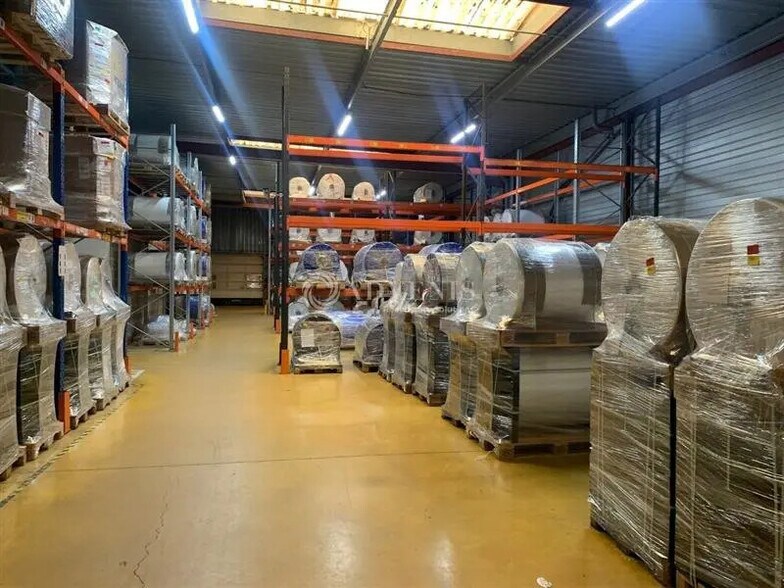 Office in Vendôme for lease - Building Photo - Image 3 of 8