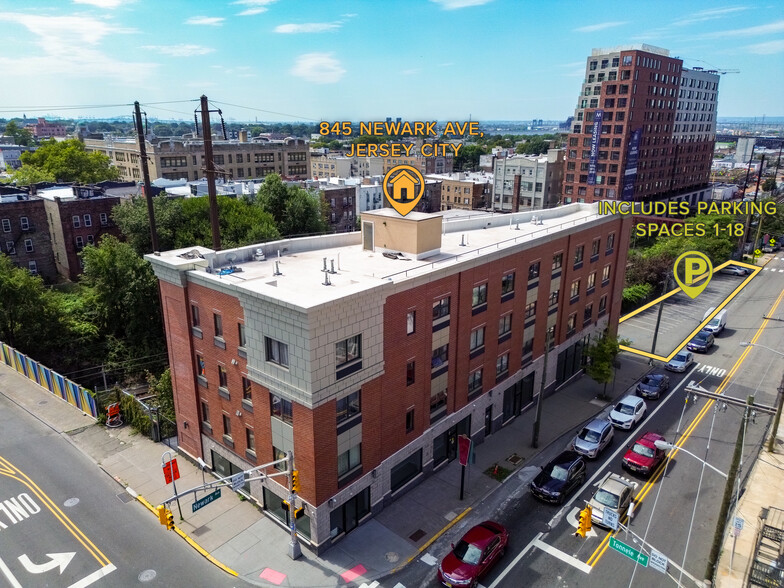 845 Newark Ave, Jersey City, NJ for lease - Building Photo - Image 1 of 38