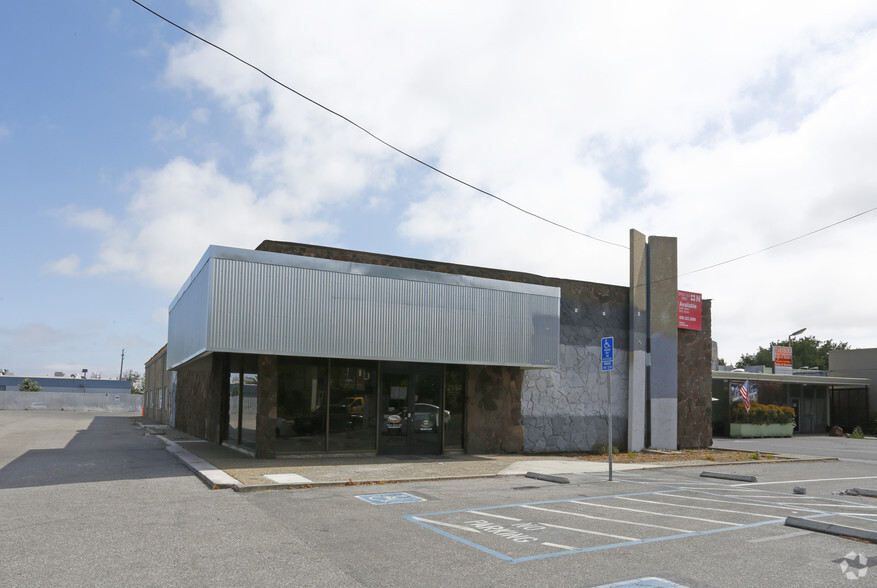 2554-2562 W Middlefield Rd, Mountain View, CA for lease - Building Photo - Image 2 of 7