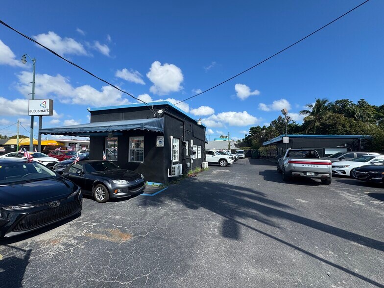 3130 SW 8th St, Miami, FL for sale - Building Photo - Image 2 of 6