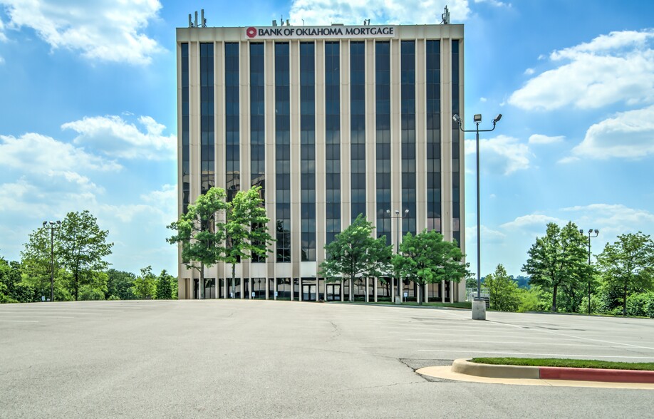 7060 S Yale Ave, Tulsa, OK for lease - Building Photo - Image 1 of 3