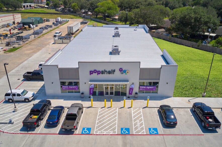 3416 West Loop, El Campo, TX 77437 Dollar General (pOpshelf)