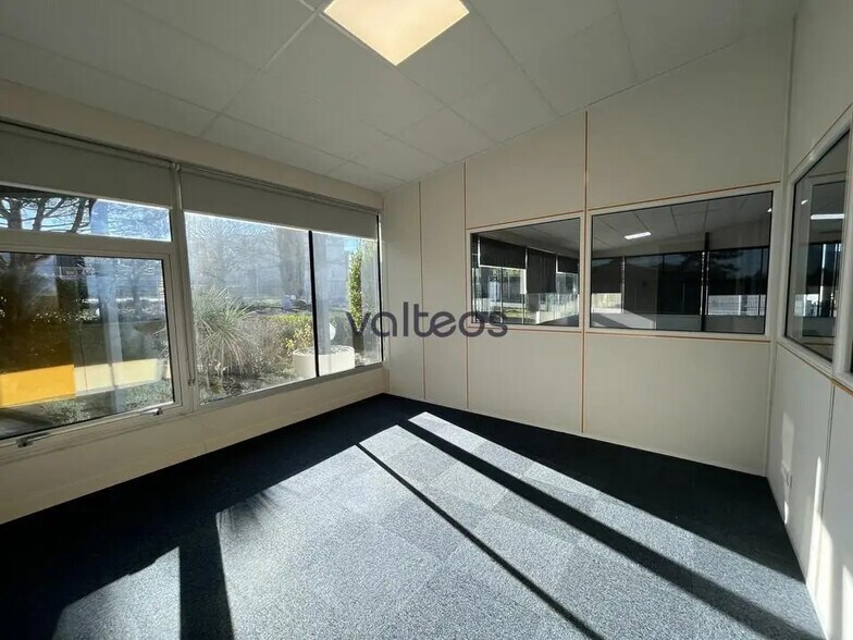 Office in Mondouzil for sale - Interior Photo - Image 3 of 11