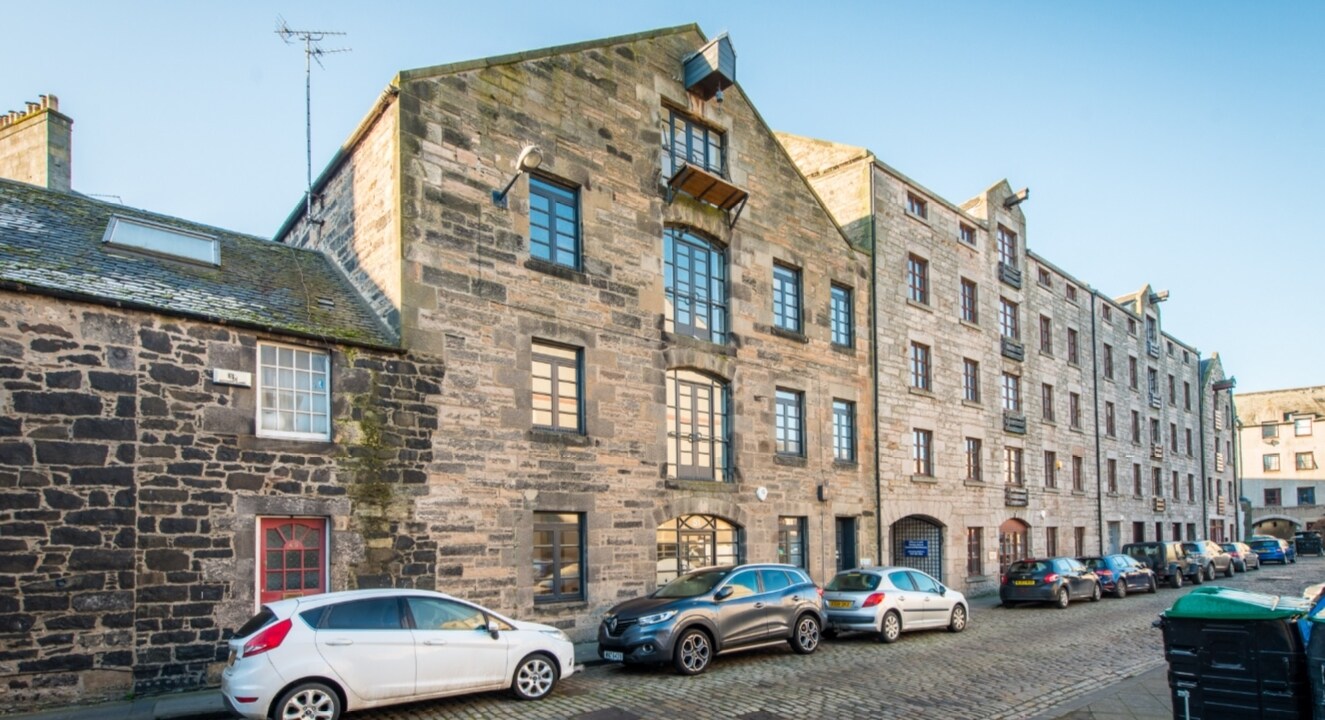 51 Timber Bush, Edinburgh for sale Primary Photo- Image 1 of 1
