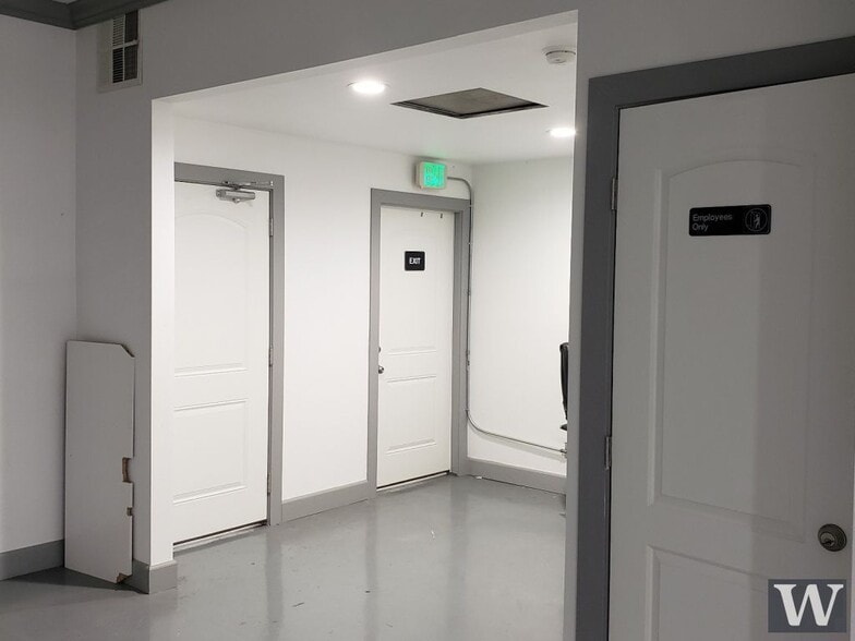 8707 Venice Blvd, Los Angeles, CA for lease - Building Photo - Image 2 of 8