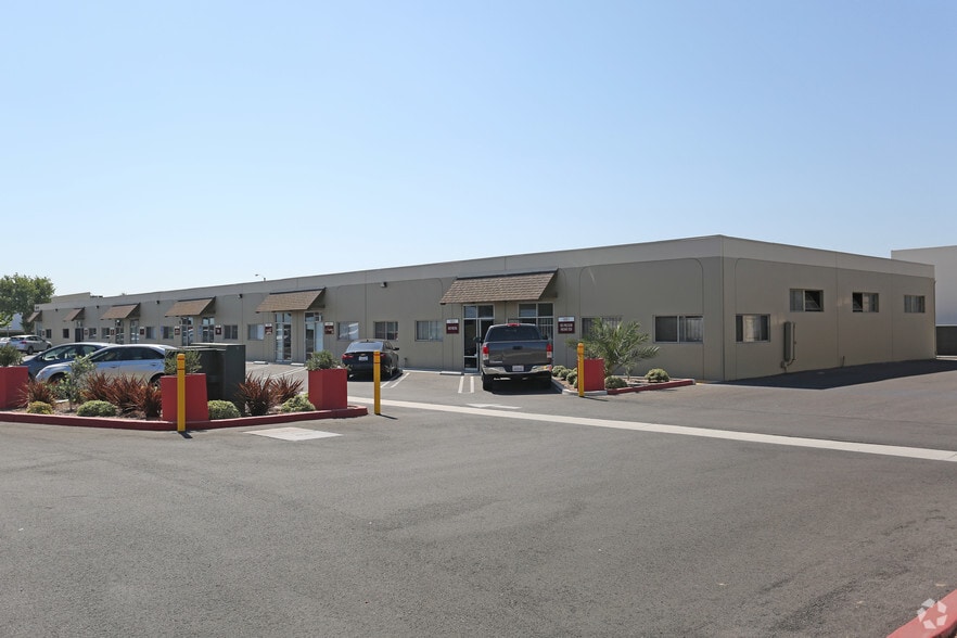 1416-1420 Ritchey St, Santa Ana, CA for lease - Building Photo - Image 2 of 3