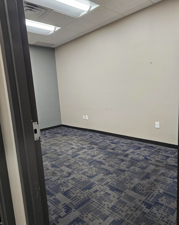 100 NE Tudor Rd, Lee's Summit, MO for lease Interior Photo- Image 1 of 4