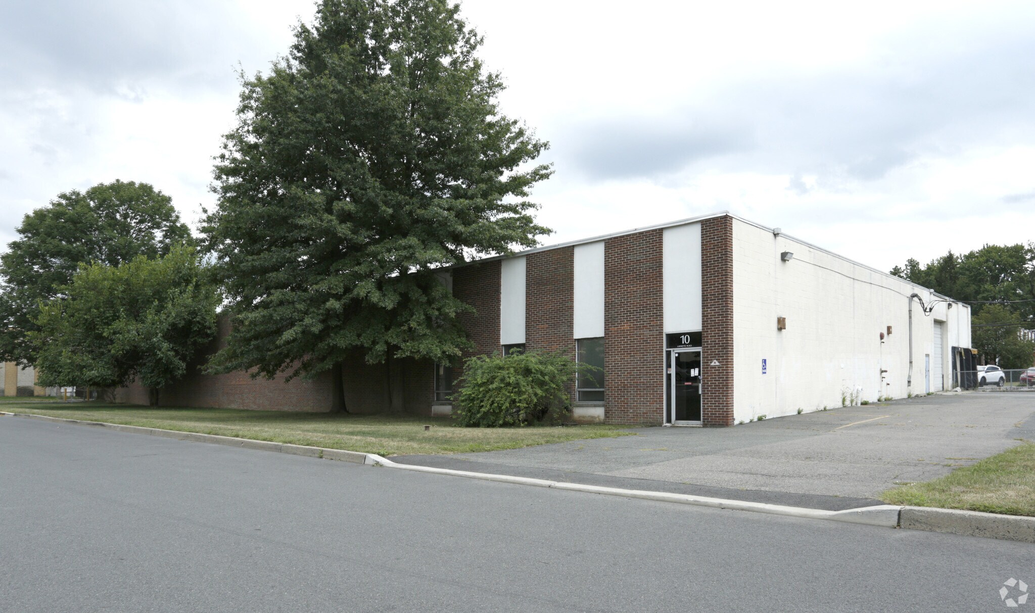 10 Lafayette Pl, Kenilworth, NJ for sale Primary Photo- Image 1 of 1