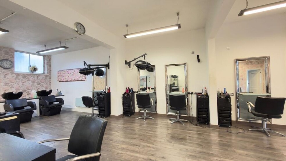 18 Victoria Ave, Manchester for sale - Building Photo - Image 3 of 22