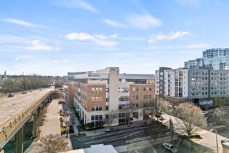 200 E Broad St, Greenville, SC for lease Building Photo- Image 1 of 14