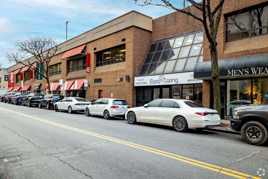 6902-7000 Austin St, Forest Hills, NY for lease - Building Photo - Image 2 of 6