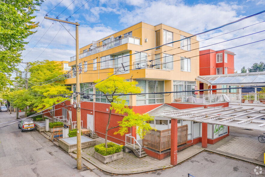 2211 4th Ave W, Vancouver, BC for lease - Building Photo - Image 3 of 5