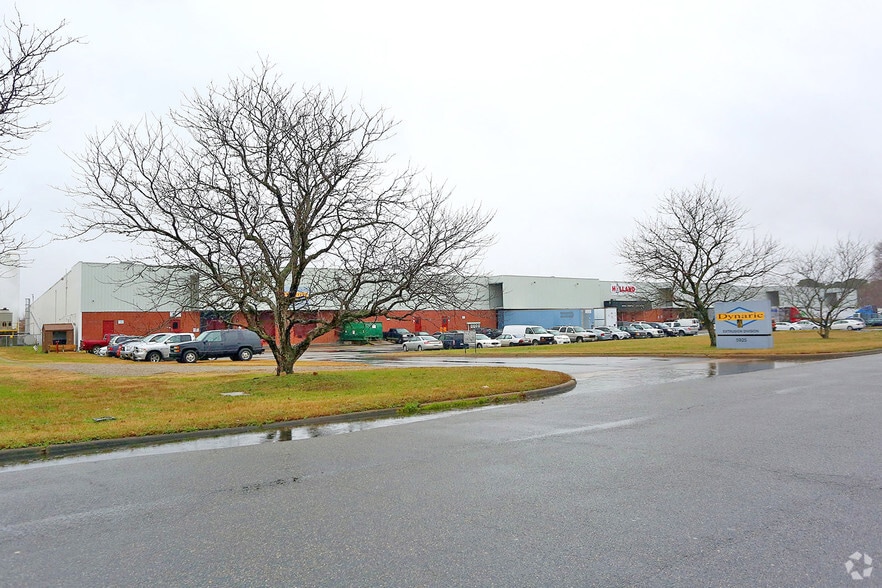5925-5939 Thurston Ave, Virginia Beach, VA for lease - Building Photo - Image 3 of 3