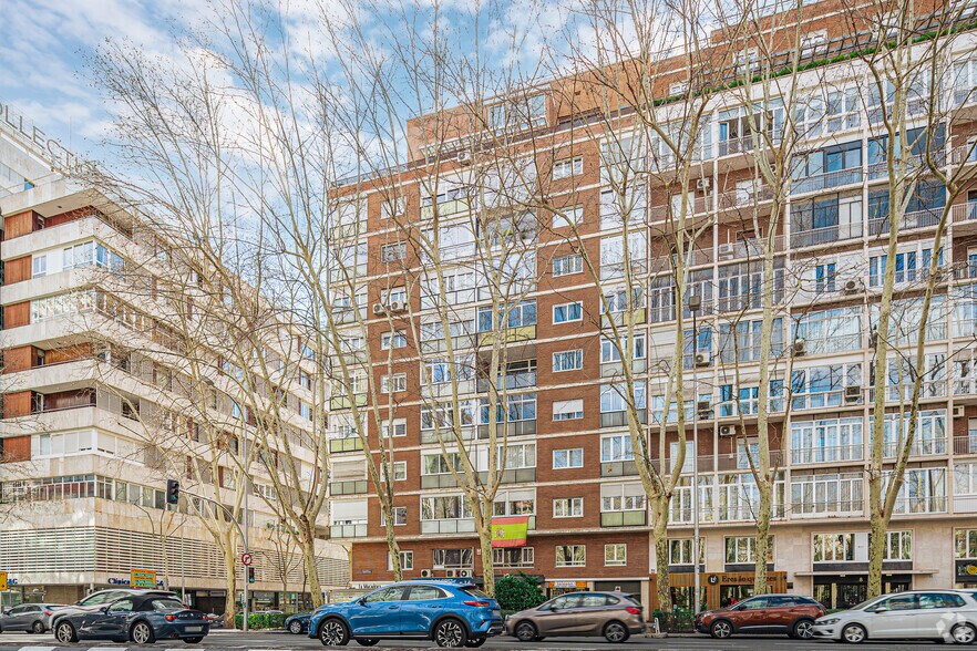 Calle Juan Ramón Jiménez, 15, Madrid, Madrid for sale - Primary Photo - Image 1 of 1