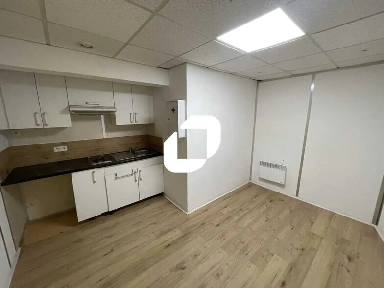 Office in Vitry-sur-Seine for lease - Interior Photo - Image 3 of 7