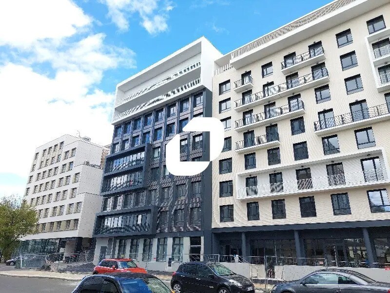 7 Rue Georges Stephenson, Montigny-le-Bretonneux for sale Building Photo- Image 1 of 13