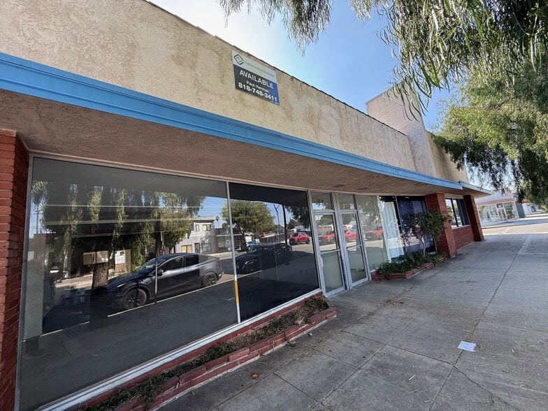 3818 W Burbank Blvd, Burbank, CA for lease - Building Photo - Image 1 of 13