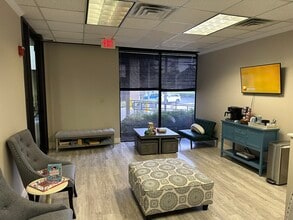 14800 St. Mary's Ln, Houston, TX for lease Interior Photo- Image 2 of 10