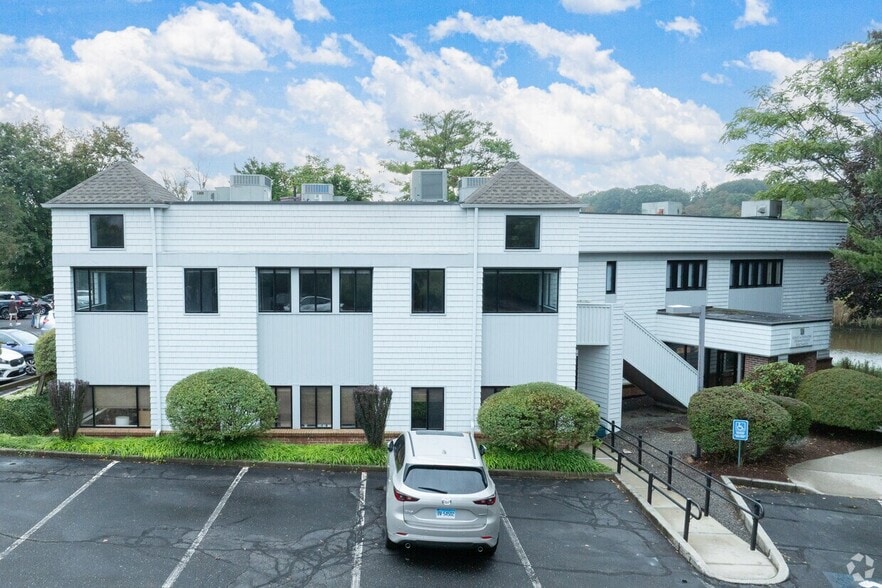 162 Kings Hwy N, Westport, CT for lease - Building Photo - Image 2 of 3