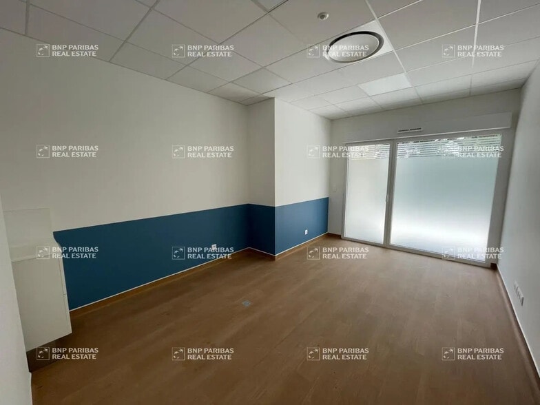 Office in Nantes for lease - Interior Photo - Image 3 of 14