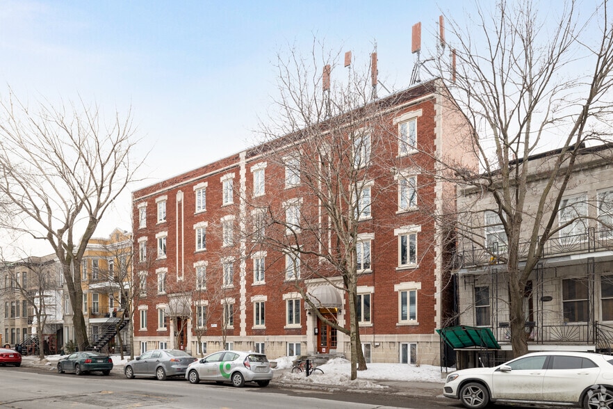 3870 Rue Saint-Hubert, Montréal, QC for sale - Primary Photo - Image 1 of 1
