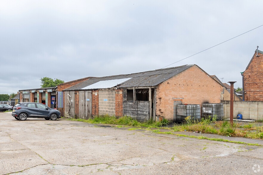 Kirkland Av, Mansfield for sale - Building Photo - Image 2 of 2