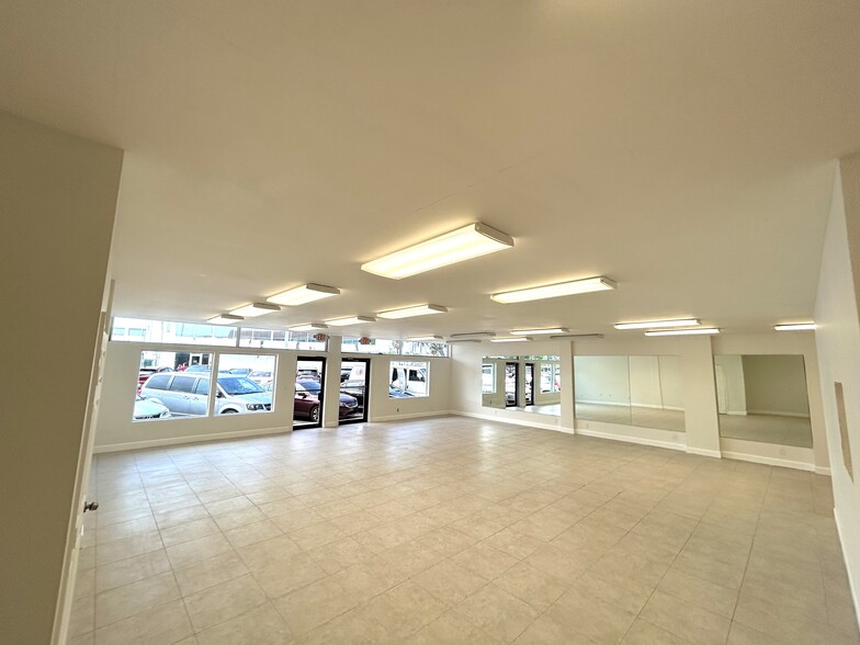 3038 N Federal Hwy, Fort Lauderdale, FL for lease - Building Photo - Image 3 of 15