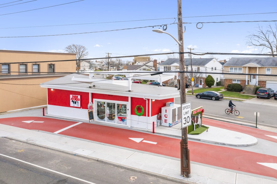 4451 Austin Blvd, Island Park, NY for lease - Building Photo - Image 1 of 20
