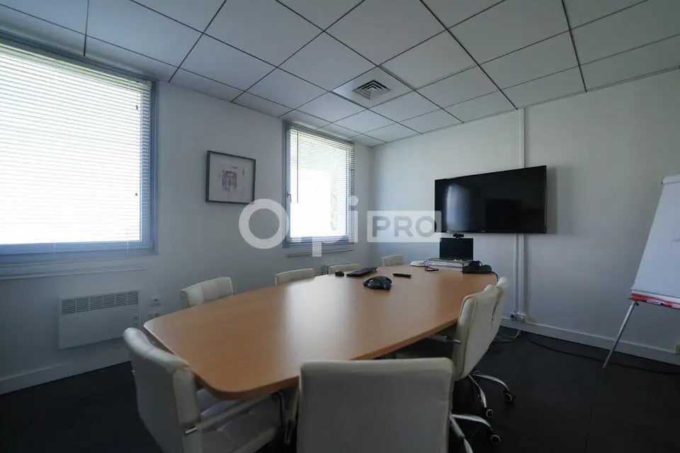 Office in Dardilly for sale Interior Photo- Image 1 of 12