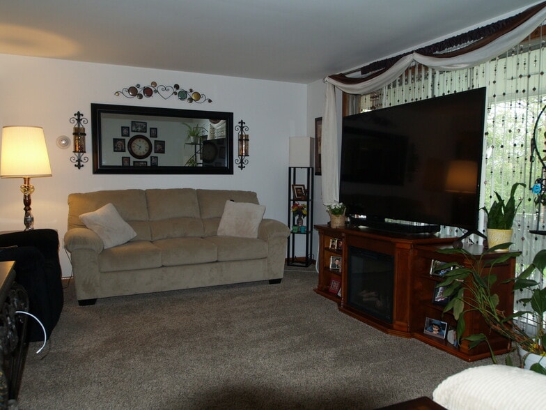 1545 East and West Rd, West Seneca, NY for sale - Building Photo - Image 3 of 9