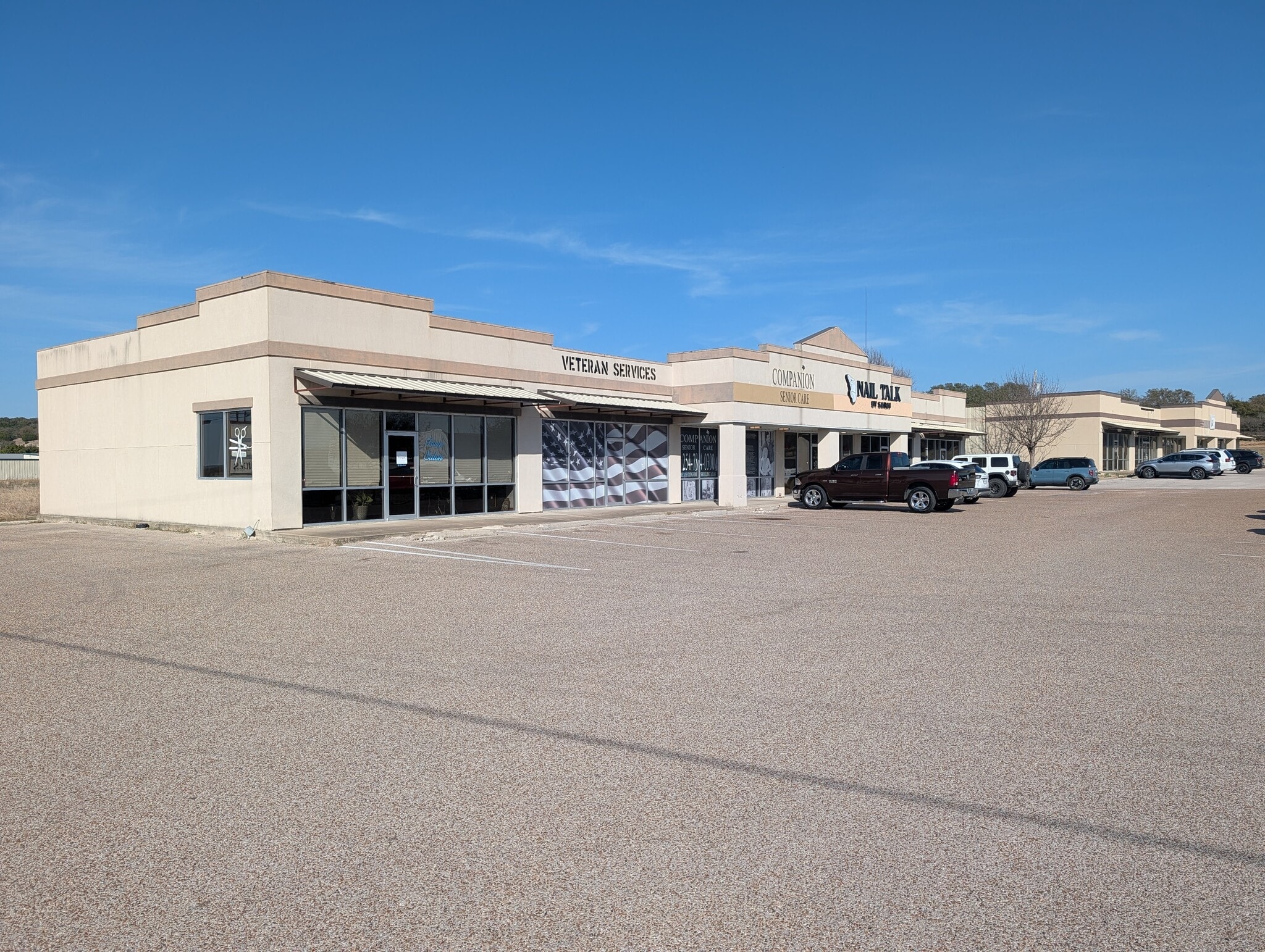 8 Unit Retail Center | 100% Occupied portfolio of 2 properties for sale on LoopNet.com Primary Photo- Image 1 of 6