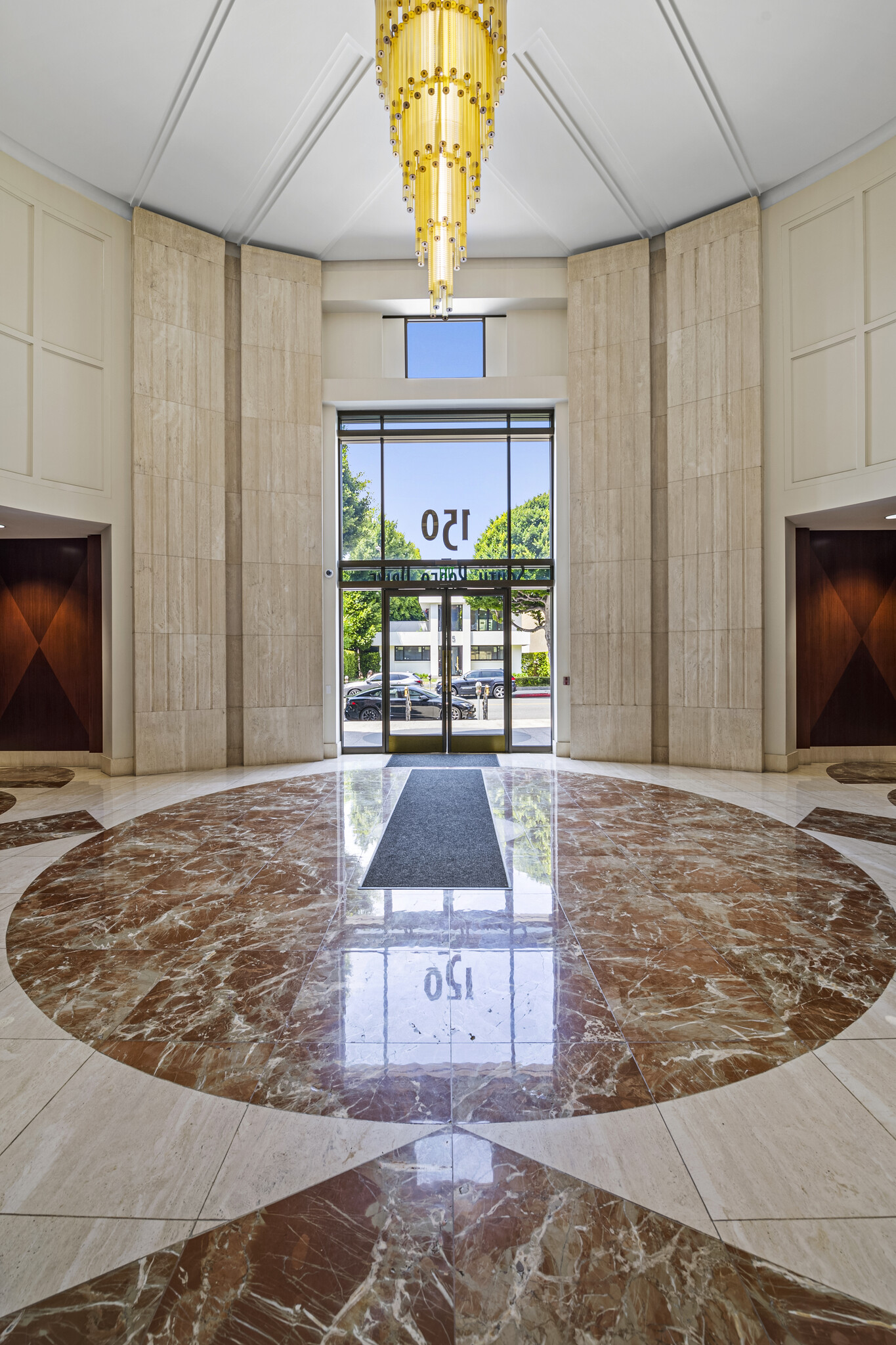 150 S Rodeo Dr, Beverly Hills, CA for lease Primary Photo- Image 1 of 10