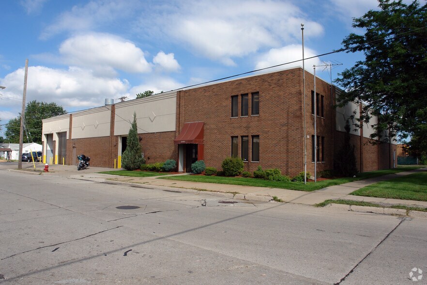 24501 Hoover Rd, Warren, MI for sale - Primary Photo - Image 1 of 1