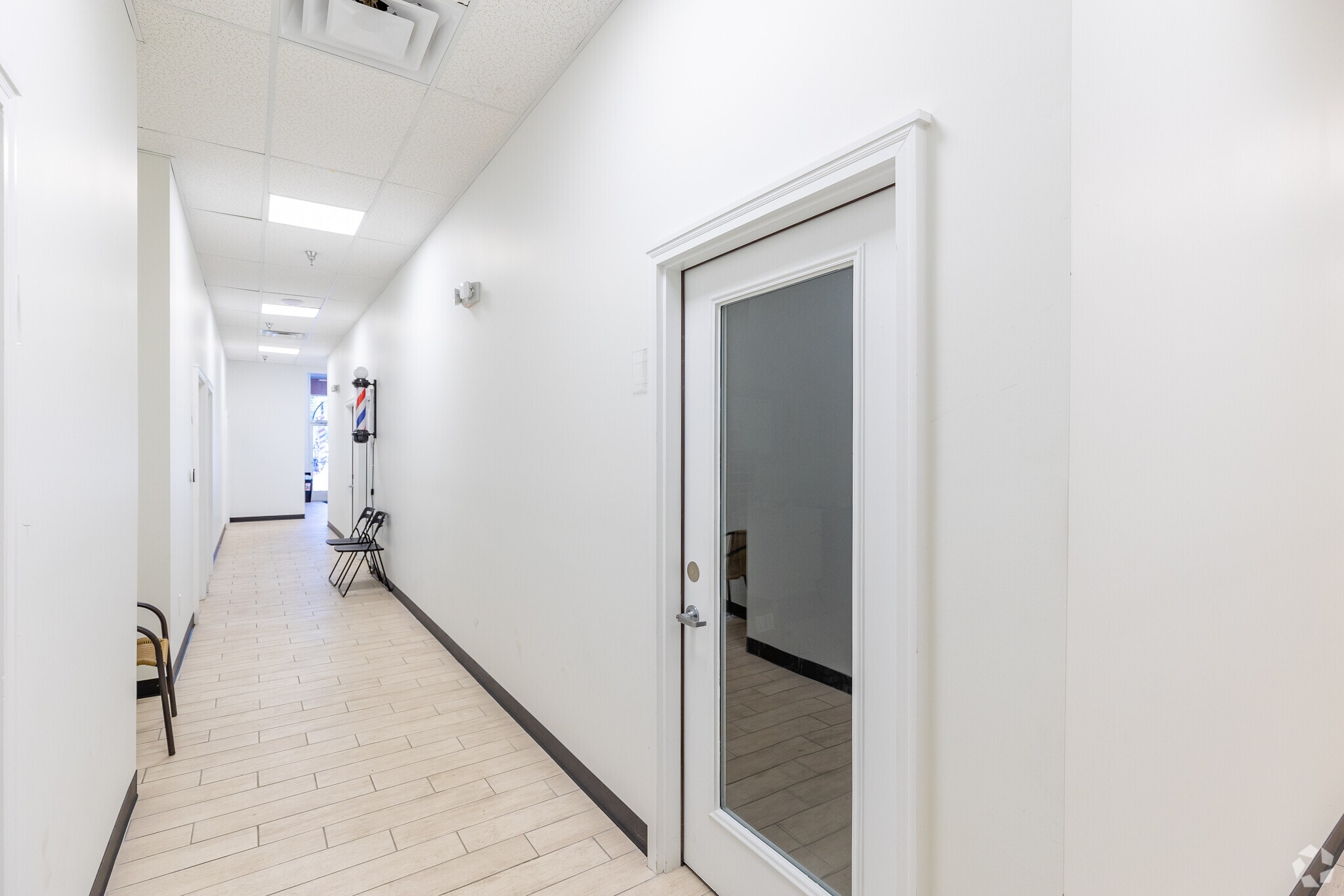 4244-4944 Poplar Level Rd, Louisville, KY for lease Interior Photo- Image 1 of 2