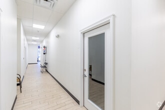 4244-4944 Poplar Level Rd, Louisville, KY for lease Interior Photo- Image 1 of 2