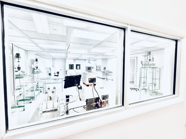 1 Deer Park Dr, Monmouth Junction, NJ for lease - Interior Photo - Image 1 of 13