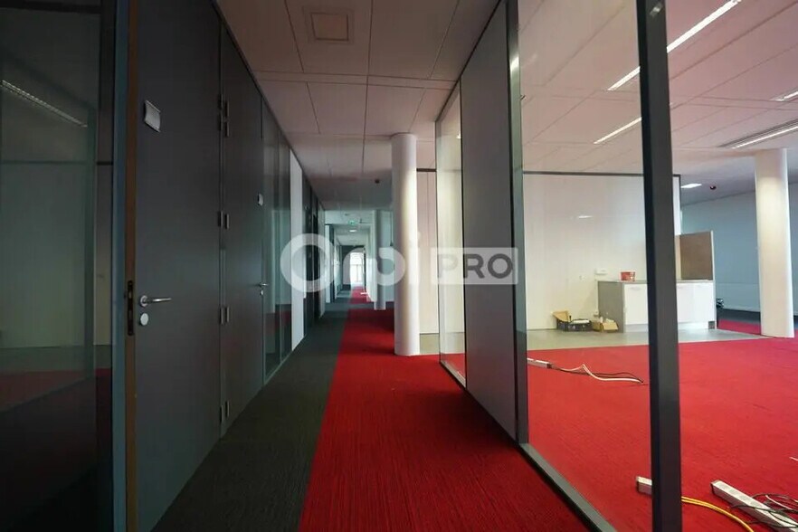 Office in Dardilly for lease - Interior Photo - Image 3 of 12