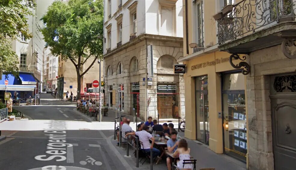 Retail in Lyon for lease - Building Photo - Image 2 of 2