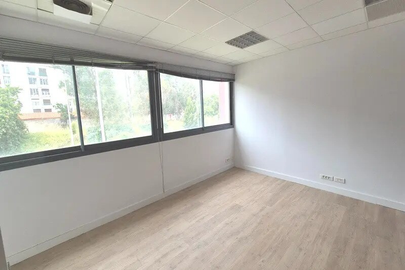 Office in Perpignan for lease - Interior Photo - Image 2 of 6