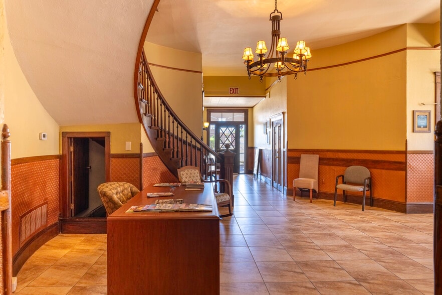 1 E Apache St, Wickenburg, AZ for sale - Interior Photo - Image 1 of 37