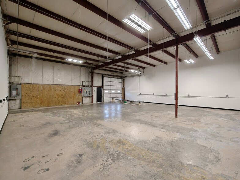 2404 Spring Ridge Rd, Spring Grove, IL for lease - Building Photo - Image 3 of 14