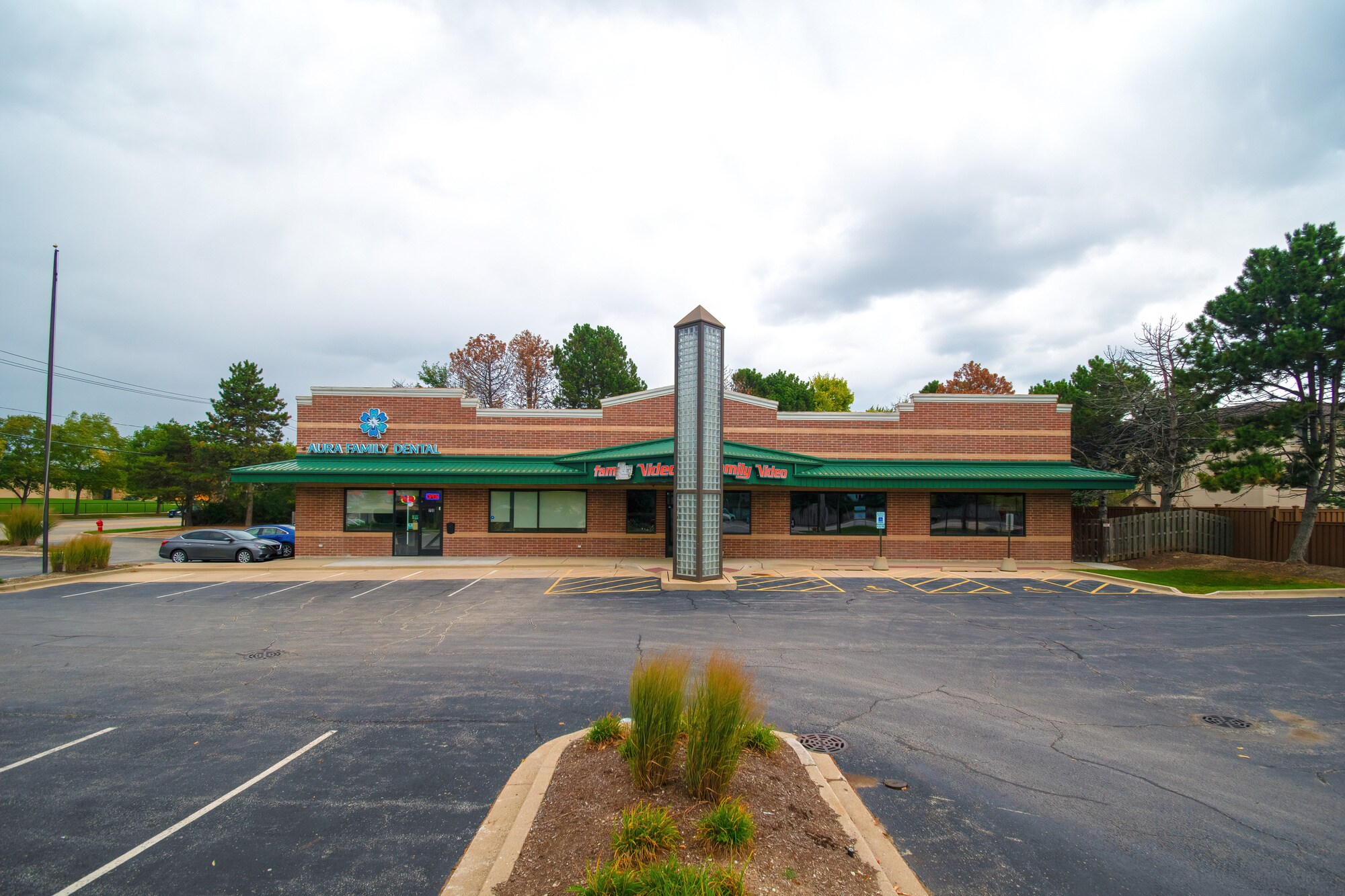 740 W Hintz Rd, Wheeling, IL for lease Building Photo- Image 1 of 9