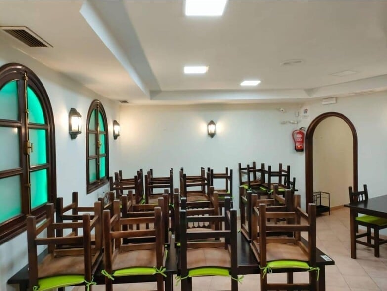 Avenida de Rosalía de Castro, 10, Santiago de Compostela, La Coruna for sale - Interior Photo - Image 3 of 17