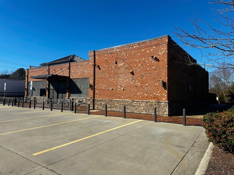 1690 Benvenue Rd, Rocky Mount, NC for sale - Building Photo - Image 2 of 10