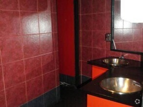 Retail in Fuenlabrada, Madrid for lease Interior Photo- Image 2 of 5